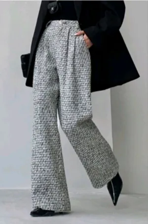 Commense High Waisted Pants Size Medium thumbnail 1