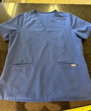 figs casma three-pocket scrub top Women's Sz 2XL Blue 3453 XXL Nurse Doctor READ thumbnail 1
