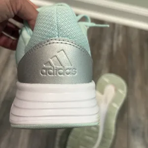 Adidas cloud foam running shoes- mint green size 10 thumbnail 8