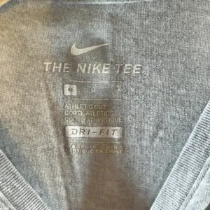 592 | Nike NBA San Antonio Spurs LaMarcus Aldridge‎ #12 DriFit Gray Women Med thumbnail 5