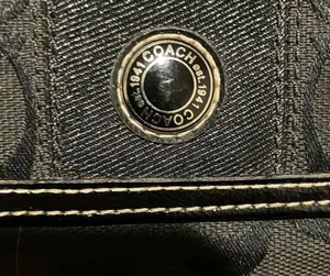 Coach wallet thumbnail 3