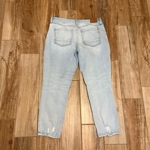 BKE Charlie Mid-Rise Mom Jeans thumbnail 5