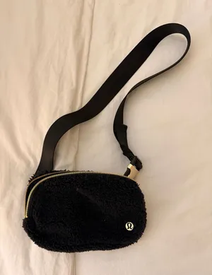 Lululemon Belt Bag thumbnail 1
