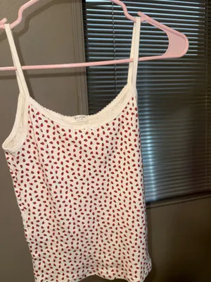 Brandy Melville Strawberry Top Tank John Galt thumbnail 3