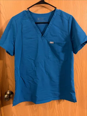 Figs Women’s Blue Alps Catarina One Pocket Scrub Top & Zamora‎ Joggers Medium thumbnail 3