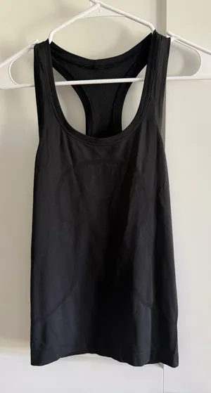 Lululemon tank  thumbnail 1