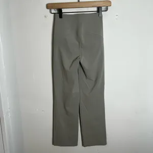 LULULEMON- Smooth Fit Pull-On High-Rise Cropped Pant Riverstone Casual Travel thumbnail 4