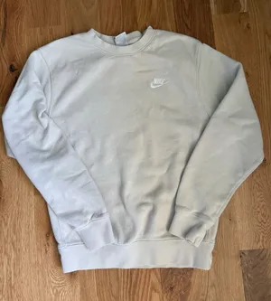 Nike Crewneck thumbnail 1