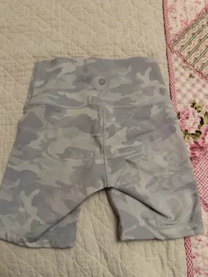 Lululemon Biker Shorts 6" High-Rise thumbnail 2