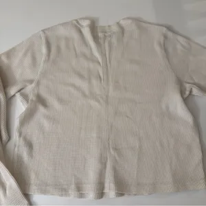 Abercrombie White Long Sleeve Waffle Crewneck Shirt thumbnail 4