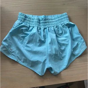 Lululemon Hotty Hot High-Rise 2.5" thumbnail 2