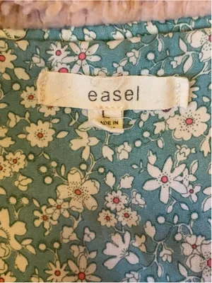 Easel Vest Large Blush pink and blue fuzzy Button Closure thumbnail 2