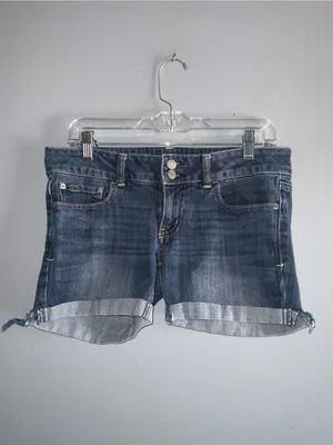 American Eagle Outfitters Artist Blue Denim Cuffed Jean Shorts Size 6 thumbnail 2