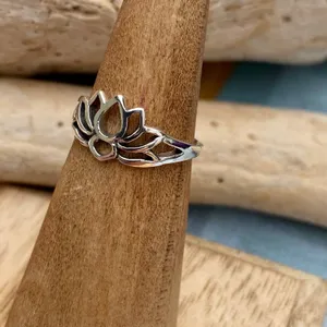 Sterling Silver Lotus Flower Toe Ring thumbnail 2