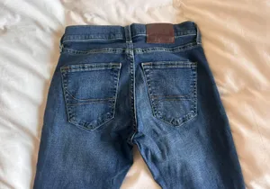 Hollister jeans thumbnail 2
