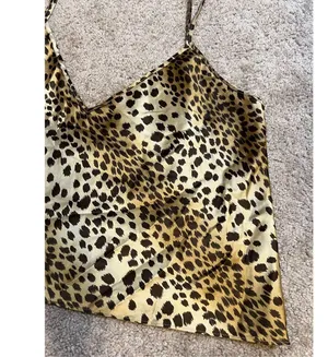 Victoria's Secret Women’s Satin Animal Print Top. Size XL thumbnail 2