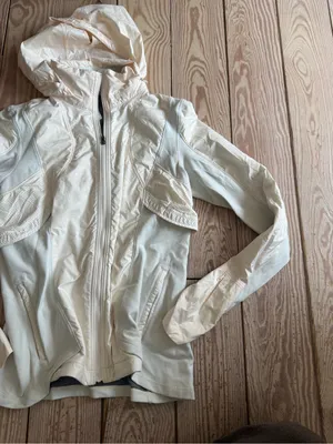 Lululemon Kanto Catch Me Run Jacket size 10 thumbnail 1