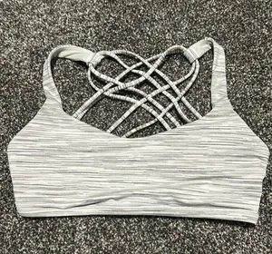 sports bra thumbnail 1