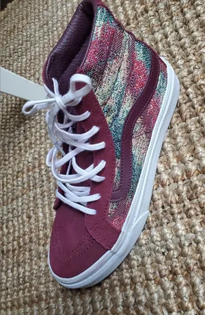 Vans high tops size 6.5 women's in burgundy and pattern worn once like n… thumbnail 1