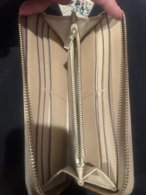 Tory Burch Two-Tone Leather Zip Wallet in Beige thumbnail 7