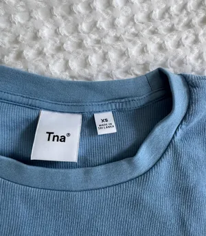 Aritzia Cropped T Shirt thumbnail 3