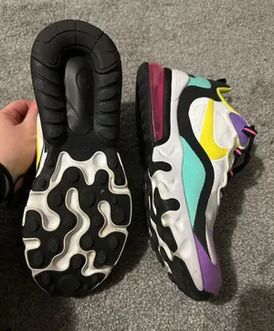 Nike Air Max 270 React thumbnail 4