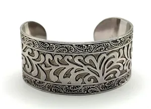 Premier Designs Women's Wide Intricate Etched Silvertone Cuff Bracelet thumbnail 1