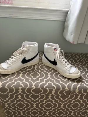 Nike Women’s White Mid Blazer 77 thumbnail 4