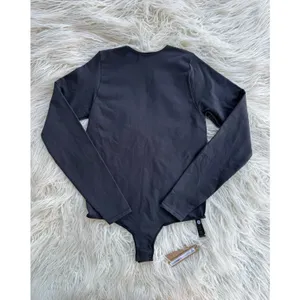 Skims Essential Crew Neck Long Sleeve Bodysuit Onyx Size S/M thumbnail 2