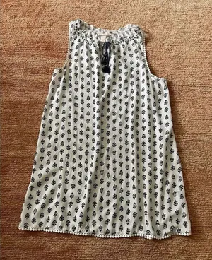 VICTORIAS SECRET Women’s Size M White Blue Leaf Print Nightgown Pajamas thumbnail 1
