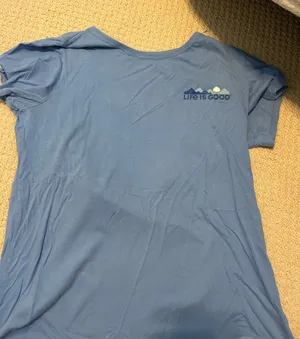 Women’s Life is Good T-Shirt Medium thumbnail 1