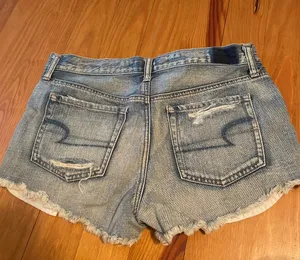 American Eagle High-Rise Festival Shorts thumbnail 2