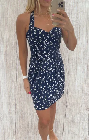 Dress thumbnail 1