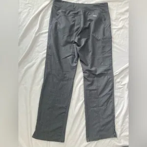 Figs Gray Kade Cargo Scrub Pants in Graphite Gray Size Small thumbnail 2