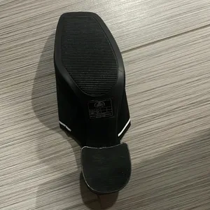 NWT Juicy Couture J-Girly Black White Logo Block Heel Mules Y2K Size 9.5 thumbnail 11
