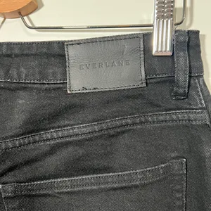 Everlane The Curvy Way-High Jean in Black Size 29 Regular thumbnail 6