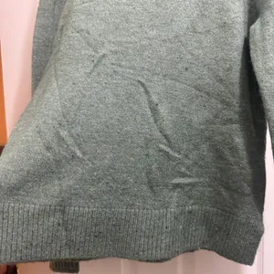 LOFT Size Small Green Crew Neck Sweater Classic Knit Design thumbnail 8