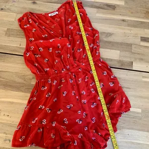 Billabong Red Floral Romper M thumbnail 5