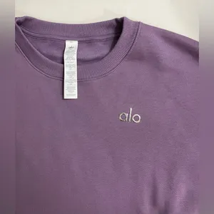 ALO Yoga NWT Accolade Crew Neck Pullover Plum Kiss Size M SOLD OUT Color thumbnail 7