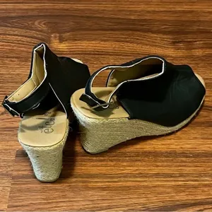 Rue21 ETC! Black Faux Leather Peep Toe Platform Wedge Sandals Size 6/7 thumbnail 5