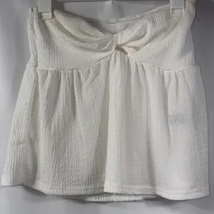 SHEIN White Textured Twist Front Top Size 4 thumbnail 1