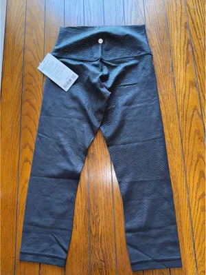 Lululemon Align High Rise 21” Aqueous Emboss Black Size 6 NWT thumbnail 2