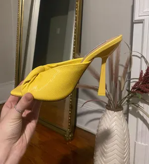 Steve Madden Yellow Heels thumbnail 4