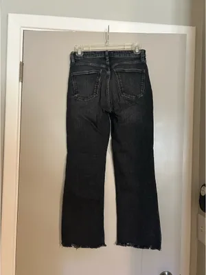 Zara Mid- Rise Black Kick Crop Jeans thumbnail 3