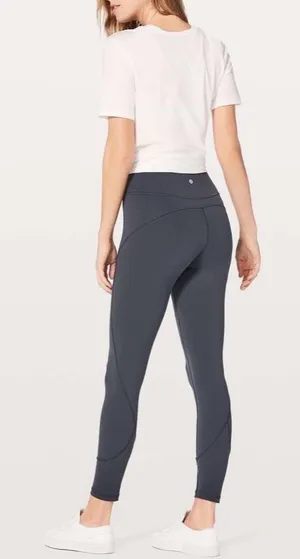 Lululemon in movement leggings size 6 thumbnail 1