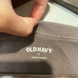 Old Navy Brown Scoop T-Shirt thumbnail 2