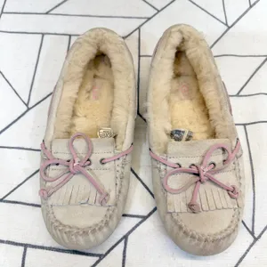 UGG Dakota Slippers Size 6 Gray Pink Suede‎ Fringe Moccasins 1003799 thumbnail 3