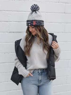 New Era Women’s Boston Red Sox Snow Crown Redux Knit Pom Beanie Hat Gray Black thumbnail 1