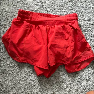 Red Lululemon Hotty Hot Shorts 2.5" thumbnail 2