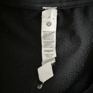 Lululemon Loungeful High-Rise Cropped Jogger Black Fleece Sweatpants W6BVIS Sz 6 thumbnail 5